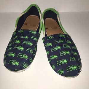 Seattle Seahawks Women’s Canvas Stripe Shoes